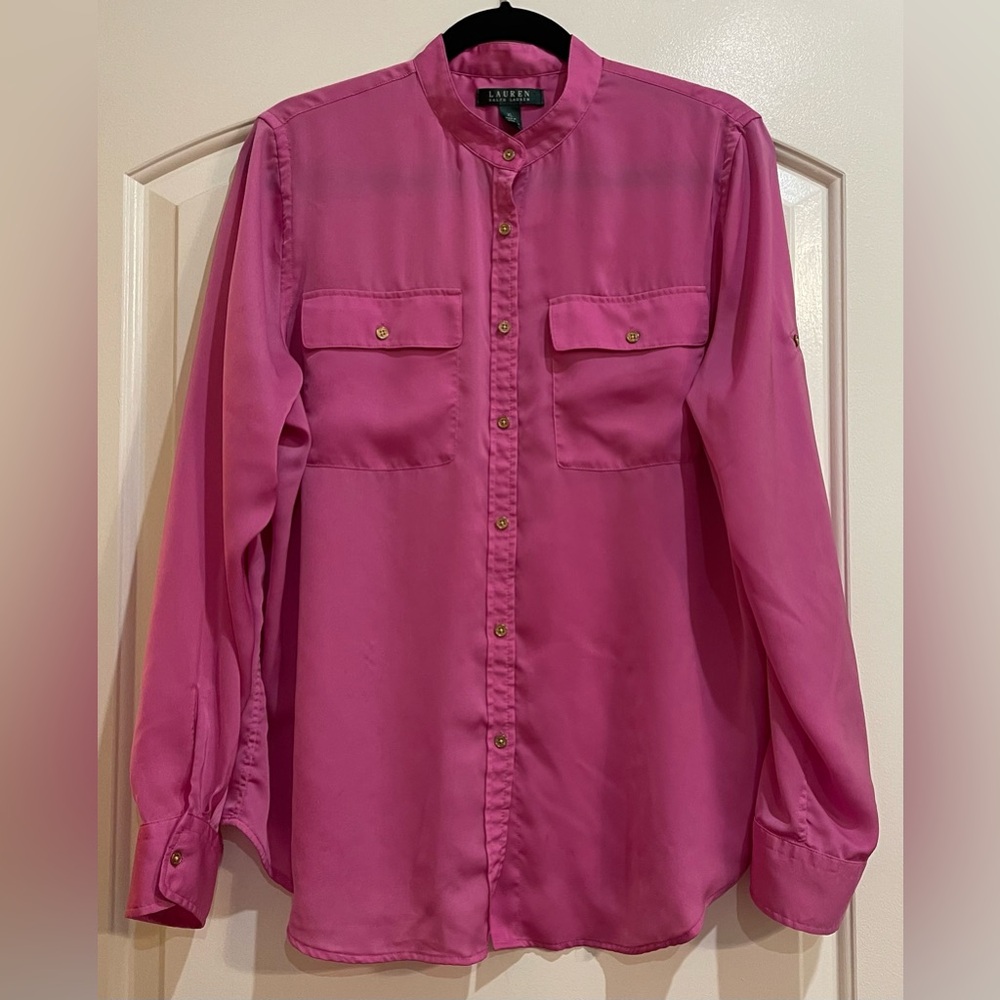 Lauren Ralph Lauren button down blouse in pink. Two front button pockets. XL.